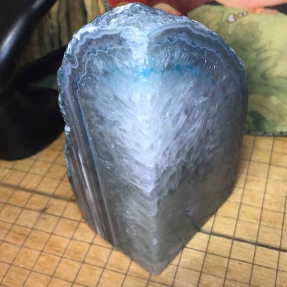 Stone Geode Book End 3lbs 2.8oz Blue Crystal Stone Brazil 5 5/8”H x 3”W x 2.5”D - Picture 9 of 9